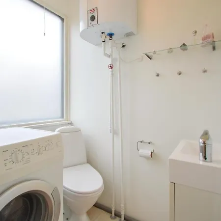 Сasa de vacaciones Three Bedroom Holiday In Romo